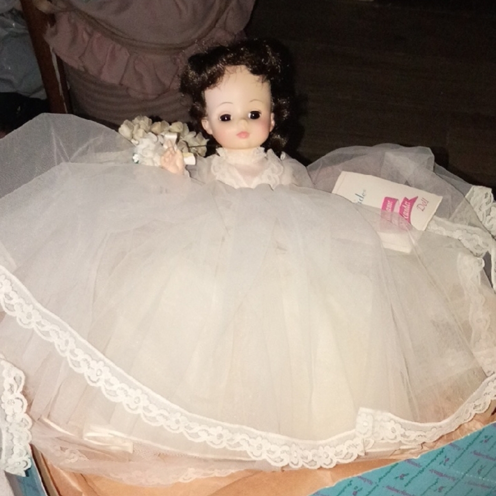 Bride 1570 Madame Alexander with Box, Tags